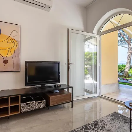 Beautiful In Porat With House Sea View Apartment