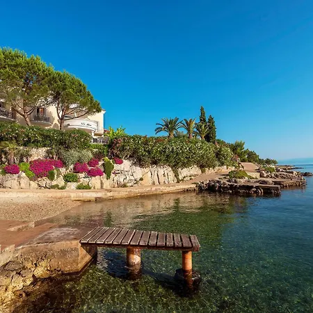 Beautiful In With House Sea View