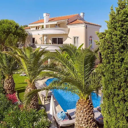 Beautiful In With House Sea View *